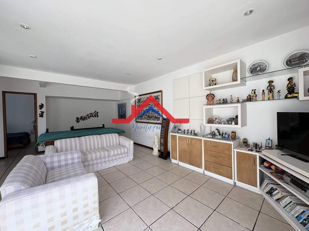 Cobertura à venda em Cabo Frio, Algodoal, com 4 quartos, 174m² - Marilu Fontes